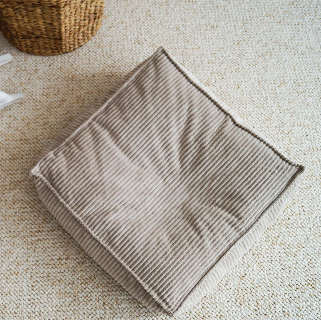 ottoman poof poef voetenbank vierkant rib moje dark beige bruin 